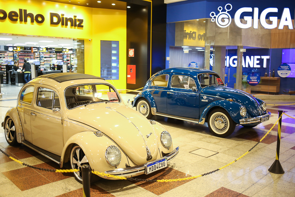 Dia do Fusca é celebrado com exposição de carros no Shopping Vale do Aço