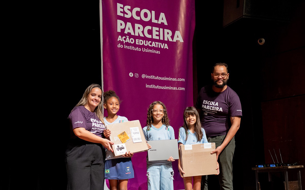 Alunos de escola de Ipatinga são premiados com notebooks pelo Instituto Usiminas