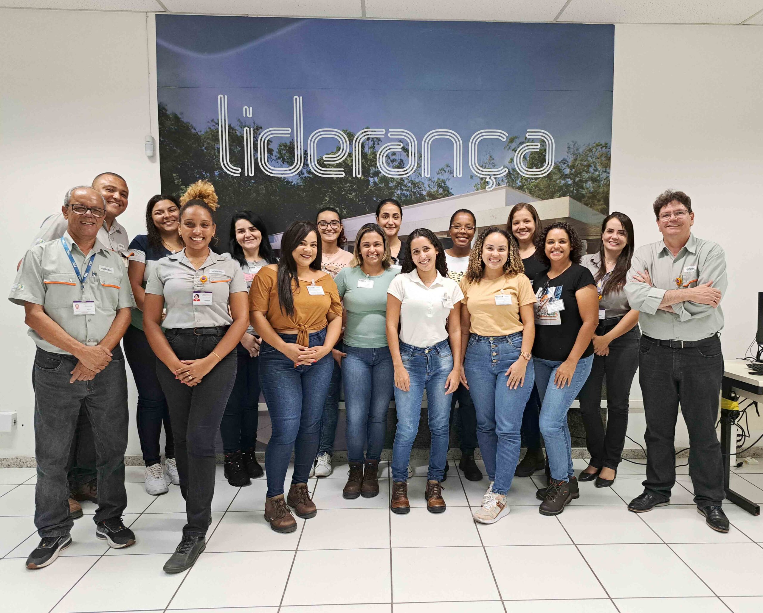 44 mulheres são capacitadas para atividades industriais