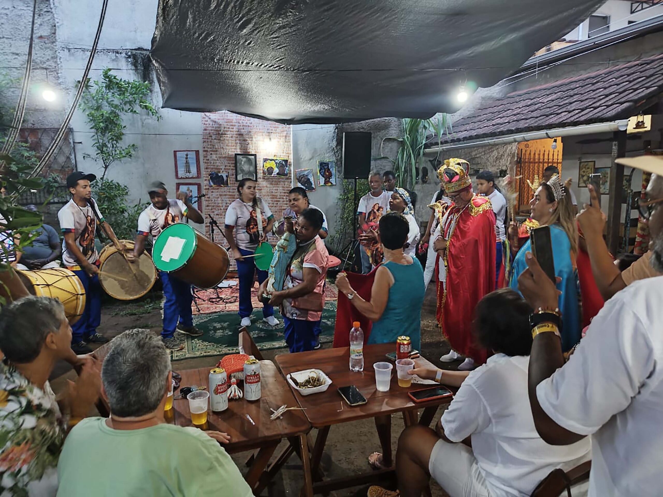 Projeto cultural celebra tradições do uso de turbante e indumentárias de congadeiros