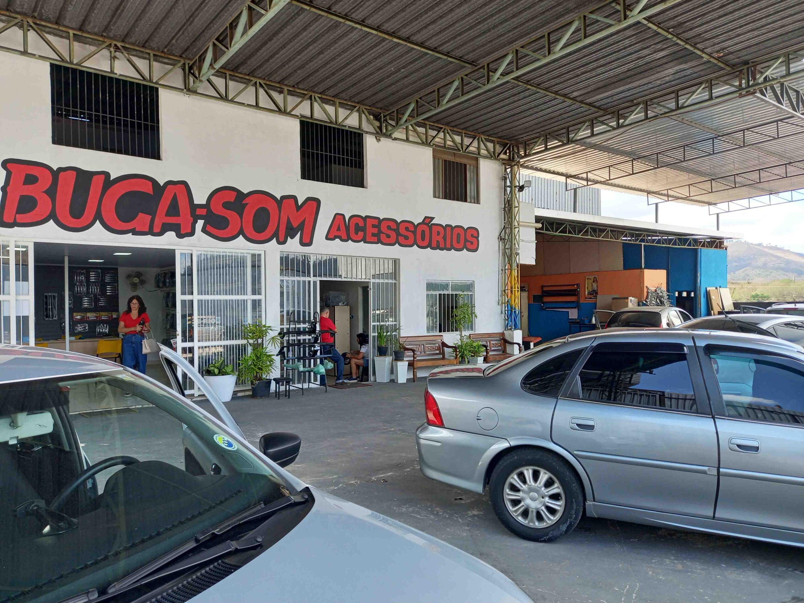 Buga-Som, especializada em acessórios automotivos, inaugura novo endereço