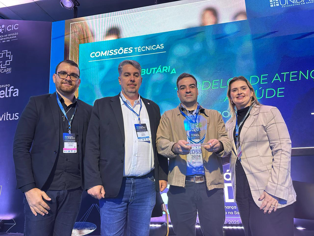 Usisaúde participa do Seminário da Unidas e recebe prêmio por conquista da nota máxima no IDSS