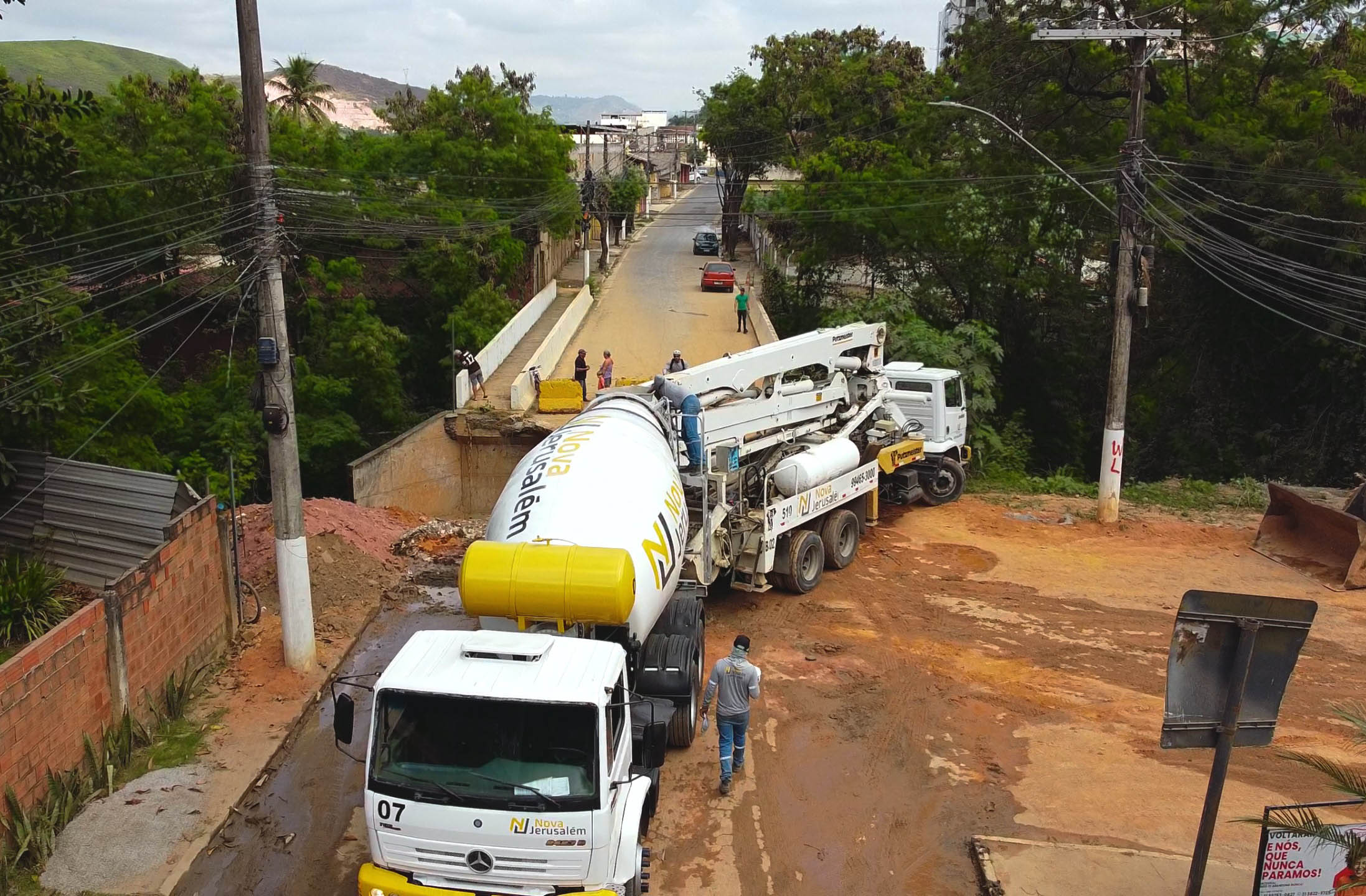 Obras emergenciais nas pontes do bairro Santa Terezinha são iniciadas