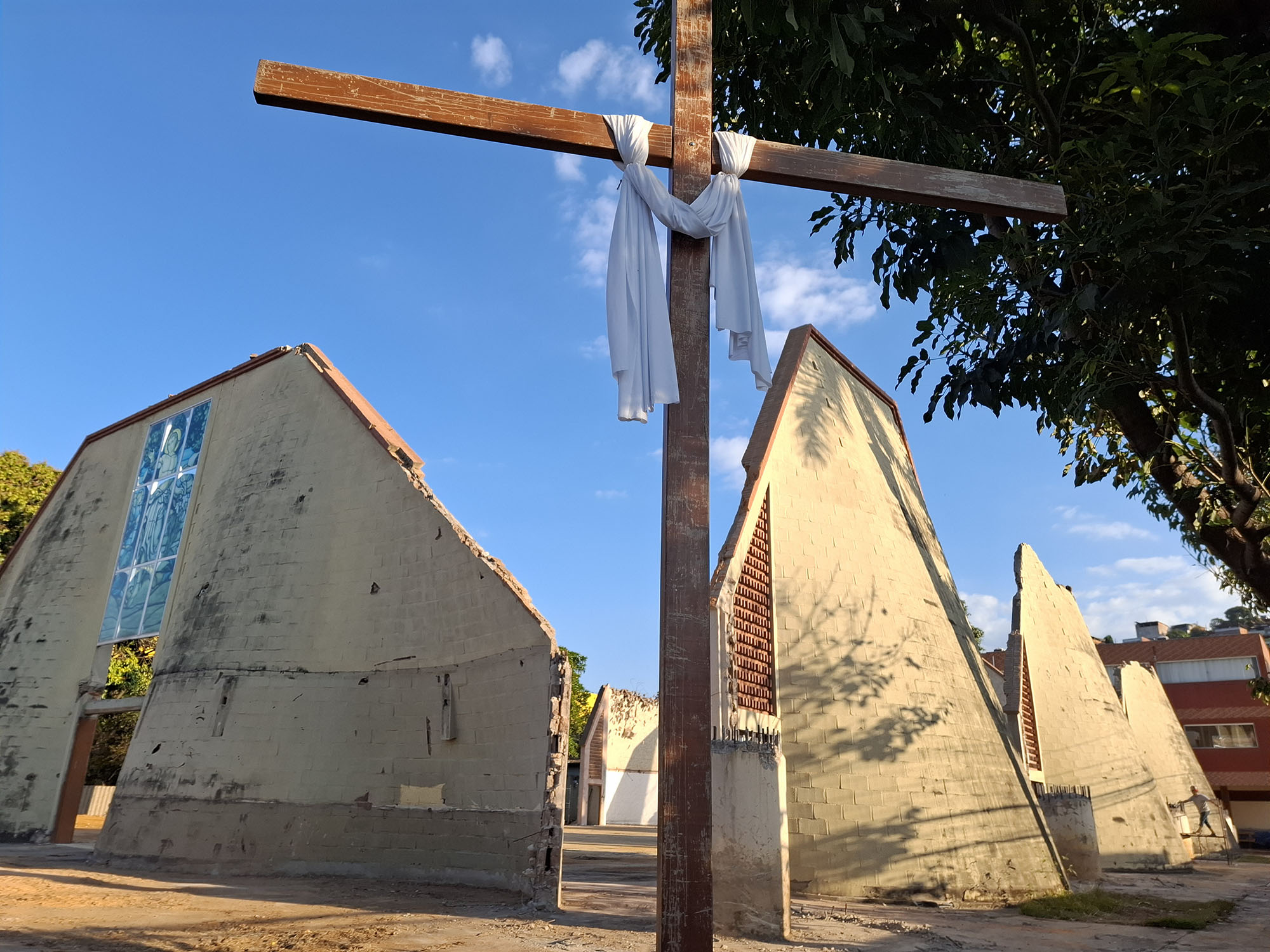 Reconstrução da Catedral de Fabriciano entra em nova fase