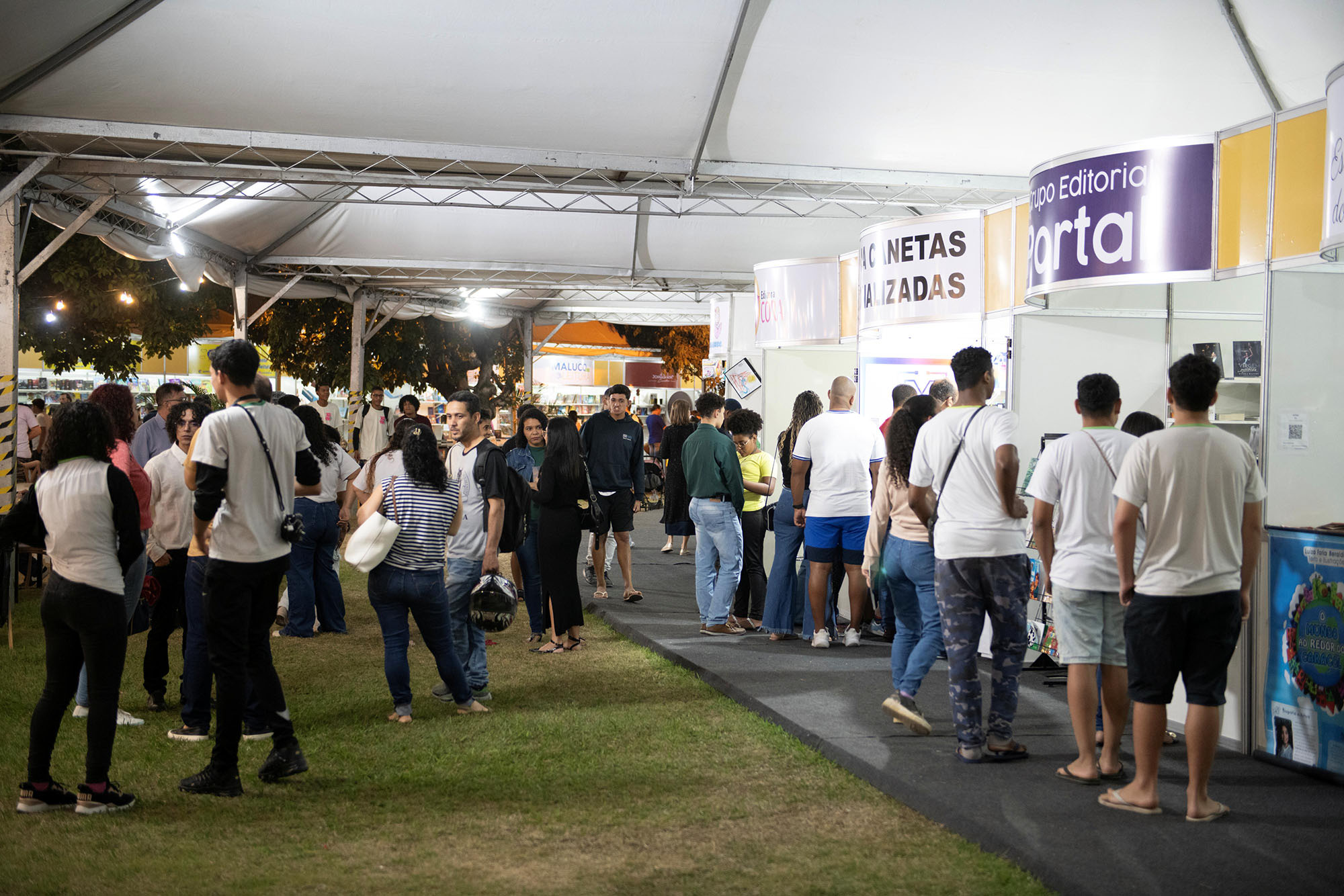 16º Salão do Livro começa hoje, terça-feira, e homenageia Adélia Prado