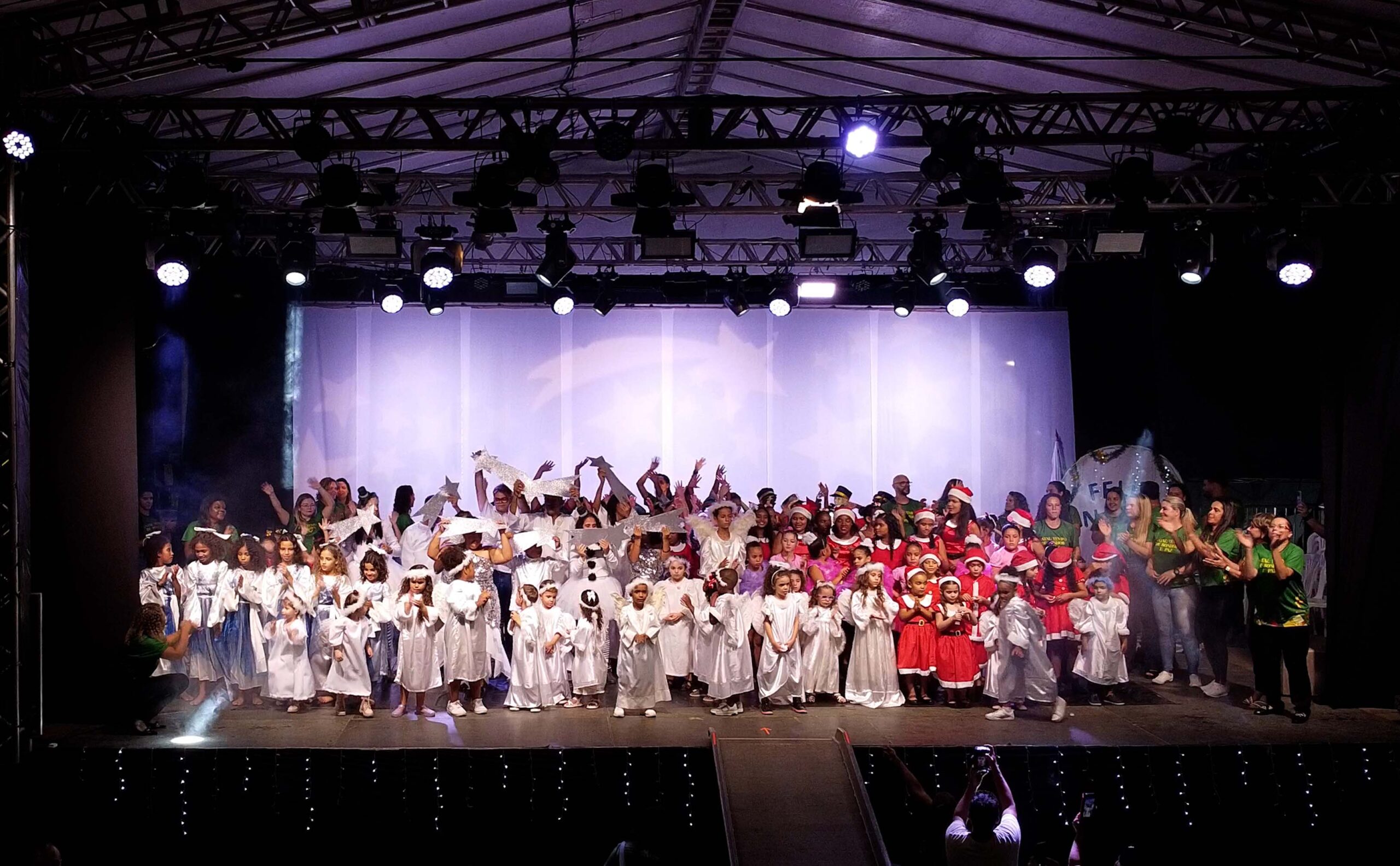Coronel Fabriciano promove Cantata de Natal com estudantes da rede municipal