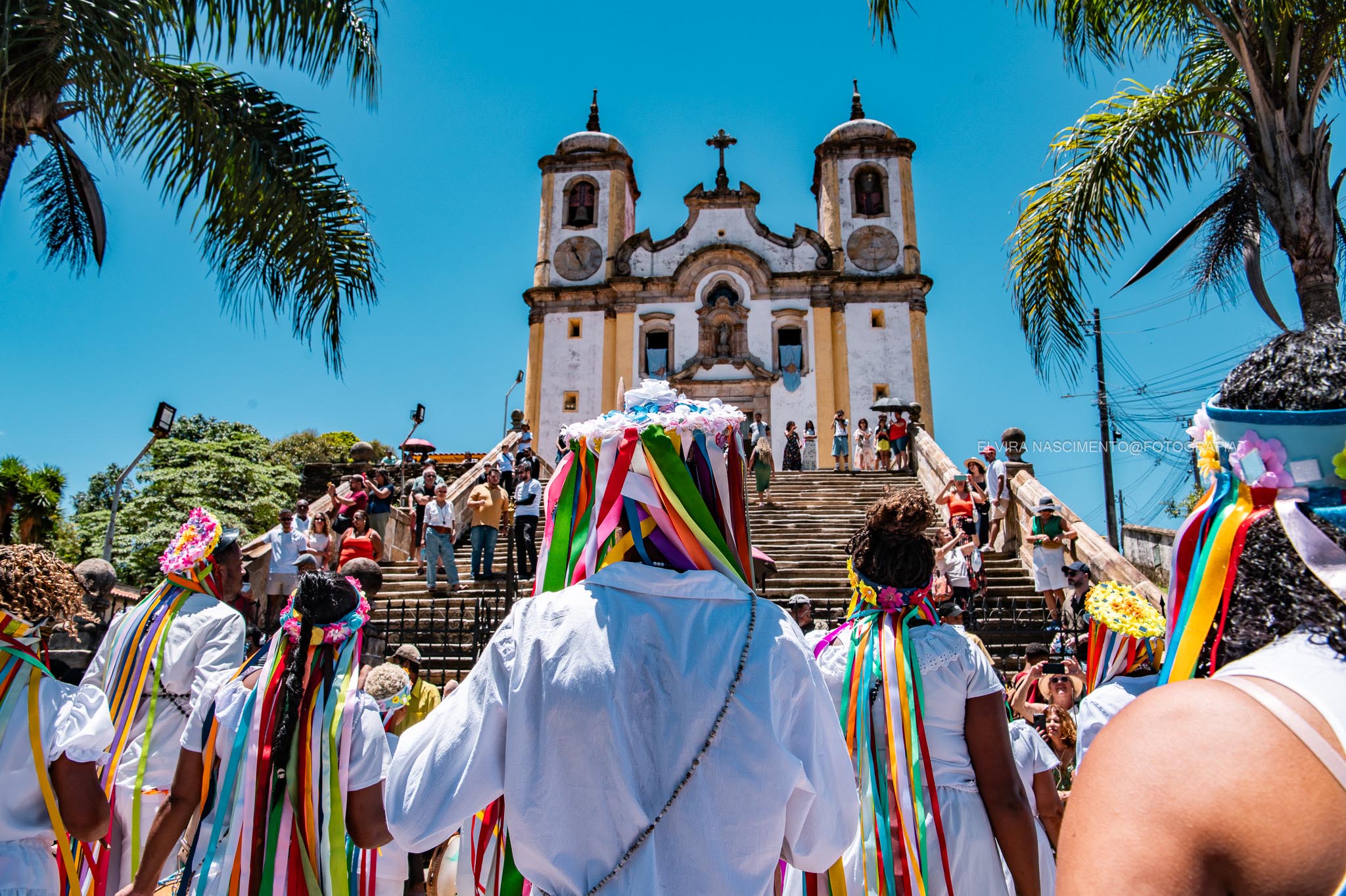 Ouro Preto festeja Reinado de Chico Rei com o maior cortejo de congadeiros do pais