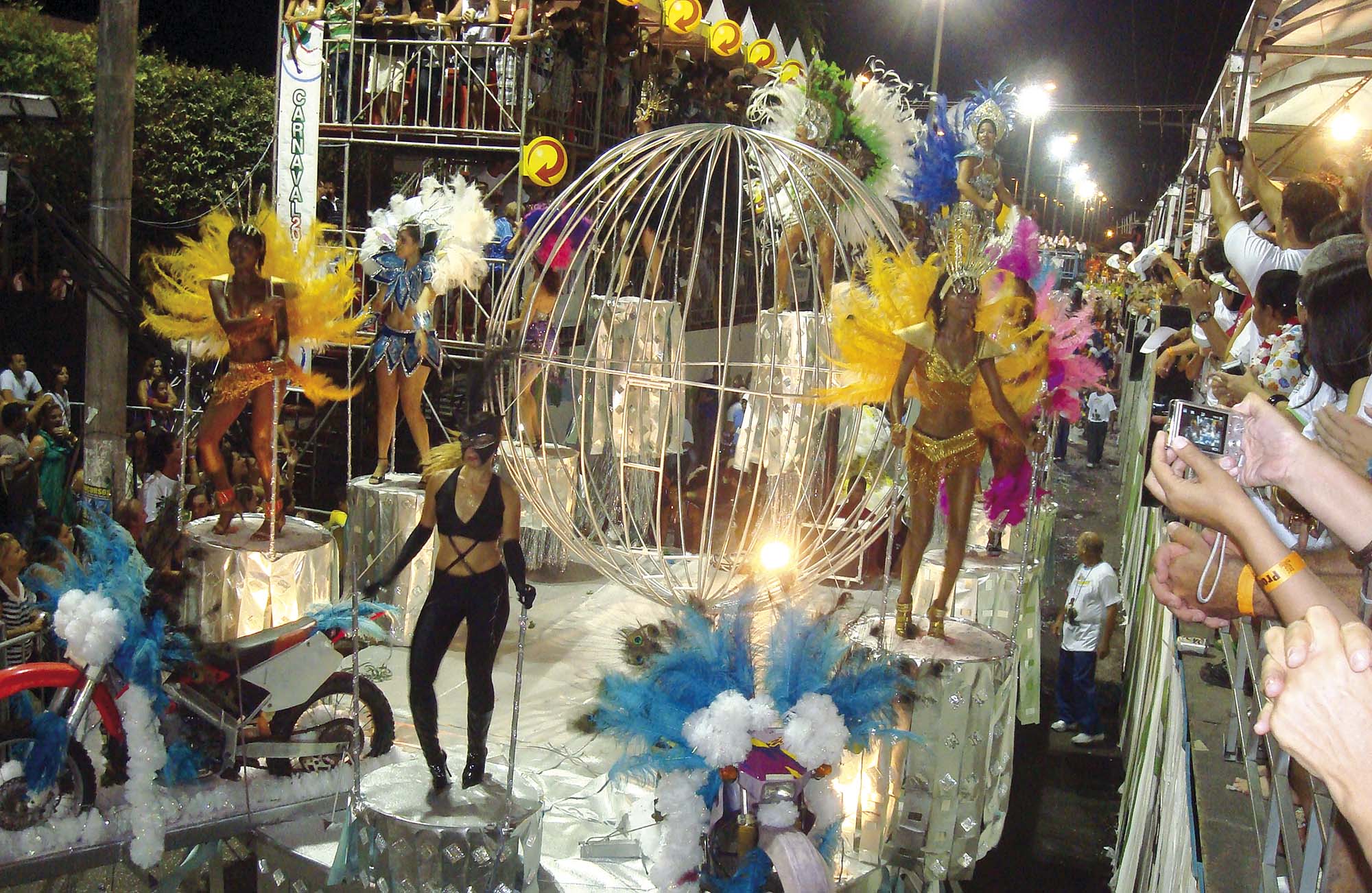 Timóteo anuncia retorno de seu memorável Carnaval