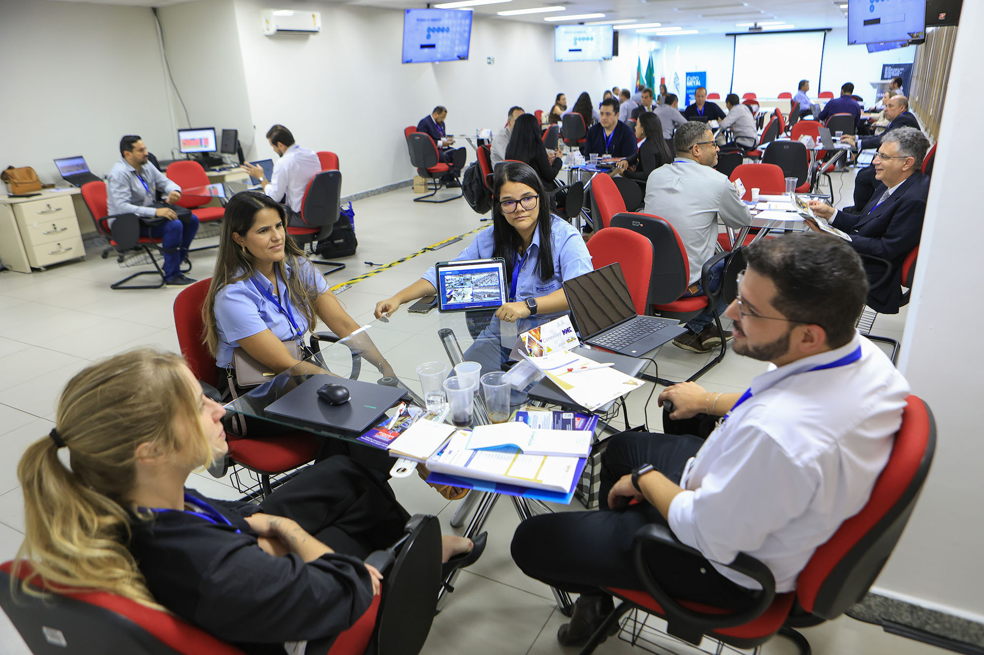 Encontro aproxima fornecedores regionais de grandes compradores e movimenta mais de R$ 8milhões