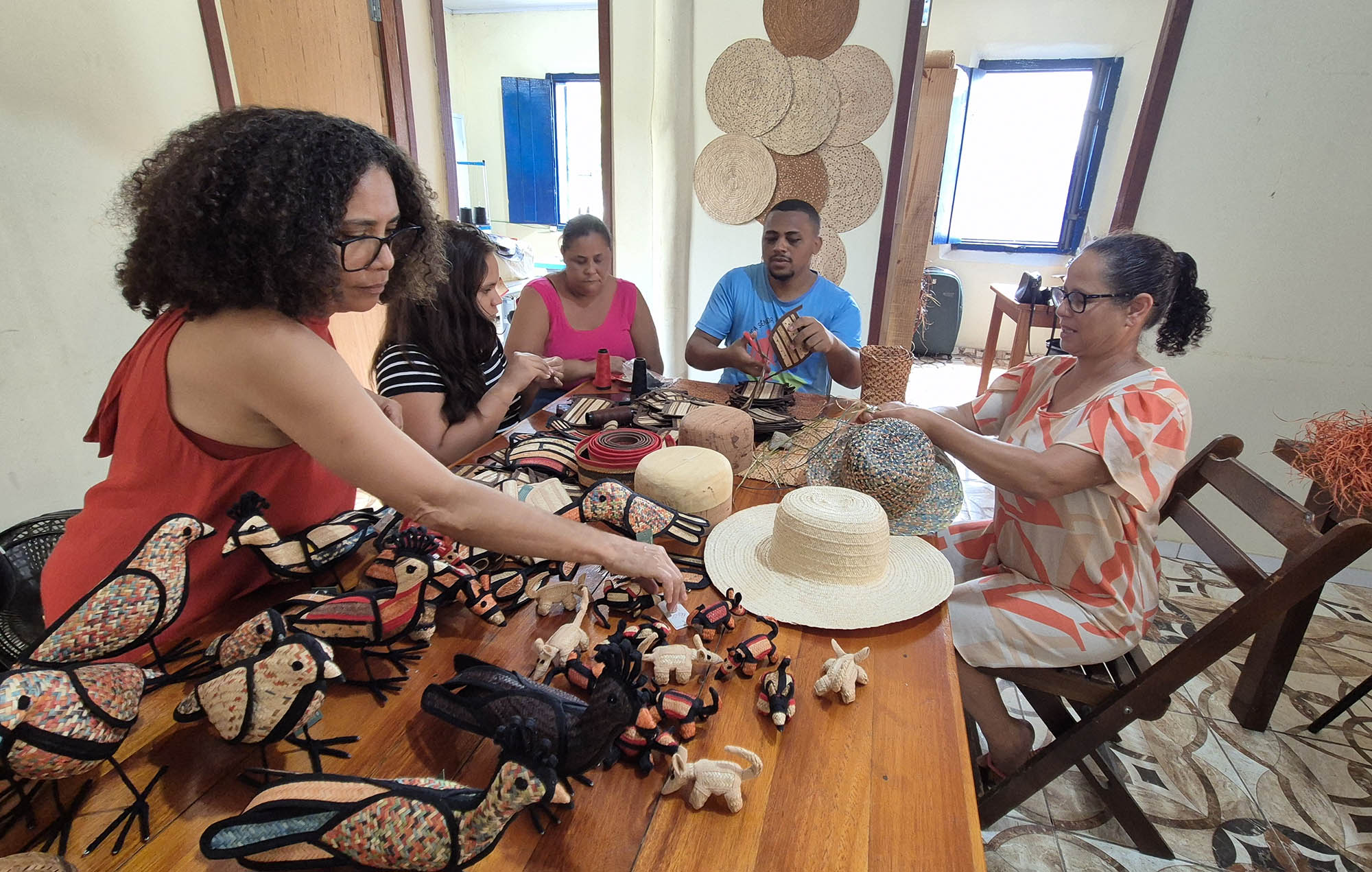 Artesanato impulsiona economia criativa e preserva identidade cultural em Minas Gerais