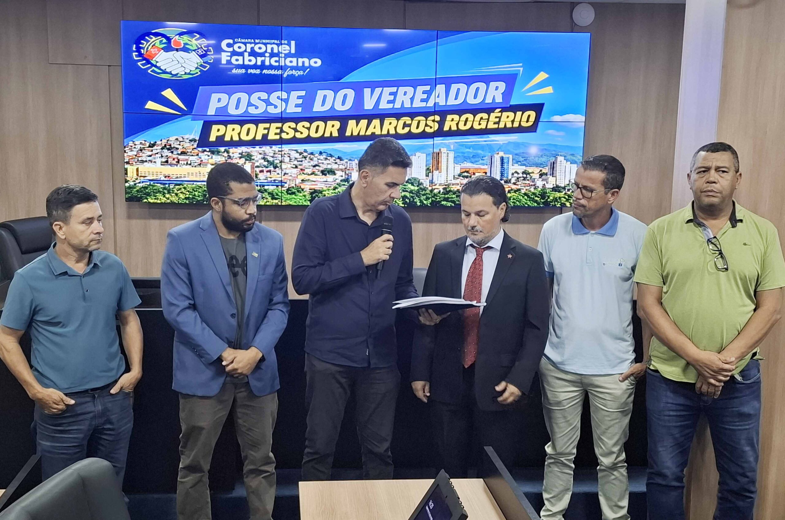 Professor Marcos Rogério toma posse como vereador na Câmara de Coronel Fabriciano