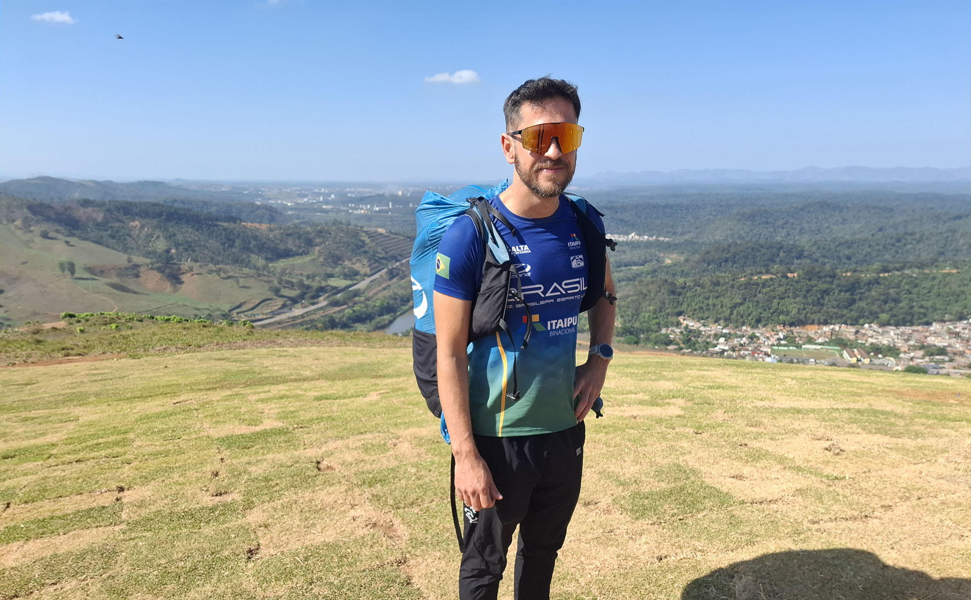 Campeão brasileiro de Hike and Fly e 14º no ranking mundial, visita o Vale do Aço e avalia o potencial local para sediar grandes provas da modalidade